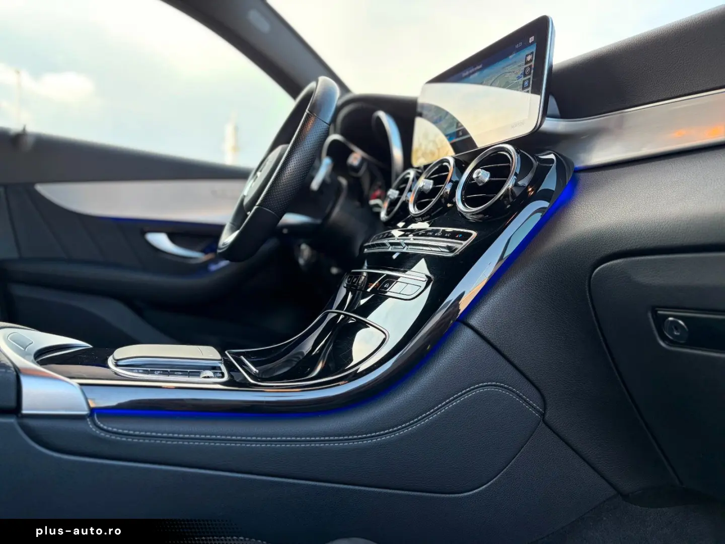 MERCEDES-BENZ GLC 300 Coupe AMG-Sport 4Matic Burmester Kam