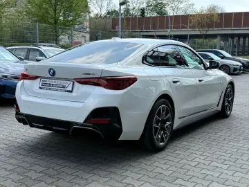 BMW i4 xDrive40 M Sport   HeadUp Stop&Go Adapt.LED