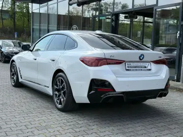 BMW i4 xDrive40 M Sport   HeadUp Stop&Go Adapt.LED