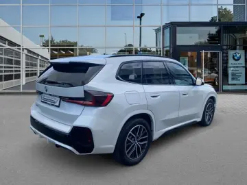 BMW iX1 xDrive30 M Sport AHK Panoramadach HeadUp Dri