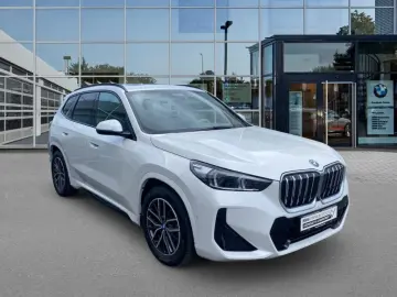 BMW iX1 xDrive30 M Sport AHK Panoramadach HeadUp Dri