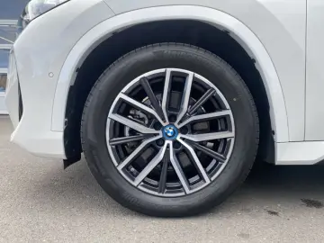 BMW iX1 xDrive30 M Sport AHK Panoramadach HeadUp Dri
