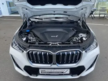 BMW iX1 xDrive30 M Sport AHK Panoramadach HeadUp Dri