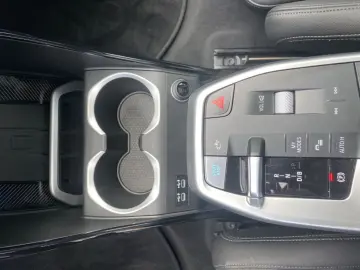 BMW iX1 xDrive30 M Sport AHK Panoramadach HeadUp Dri
