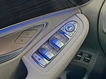 MERCEDES-BENZ GLC Coupe 300 e 4Matic  Eyecatcher