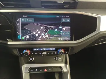AUDI Q3 HYBRID  AHK NAVI LED PDC KESSY SHZ  AHK LED