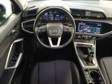 AUDI Q3 HYBRID  AHK NAVI LED PDC KESSY SHZ  AHK LED