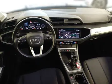 AUDI Q3 HYBRID  AHK NAVI LED PDC KESSY SHZ  AHK LED