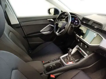 AUDI Q3 HYBRID  AHK NAVI LED PDC KESSY SHZ  AHK LED