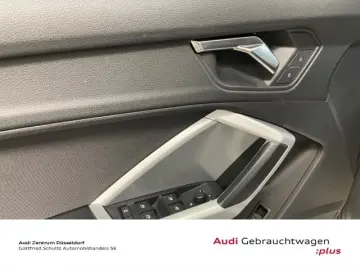 AUDI Q3 35 TFSI advanced AHK CARPLAY LED PDC MMI