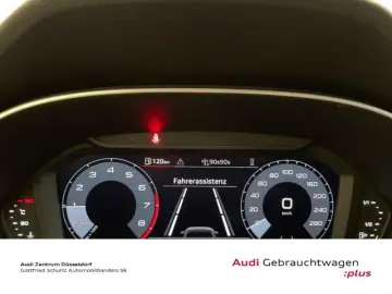 AUDI Q3 35 TFSI advanced AHK CARPLAY LED PDC MMI