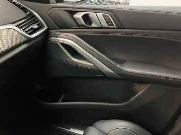BMW X6 M50i AHK Laser ACC Individual Innovation 360