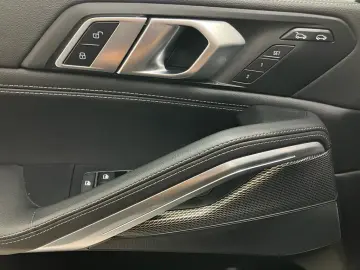 BMW X6 M50i AHK Laser ACC Individual Innovation 360