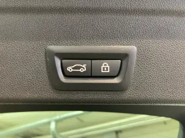 BMW X6 M50i AHK Laser ACC Individual Innovation 360
