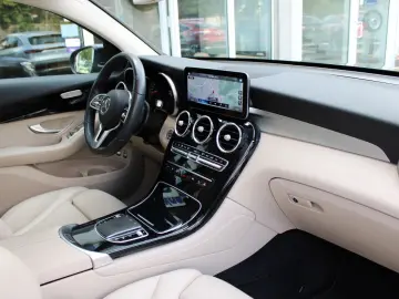 MERCEDES-BENZ GLC 220d 4Matic Coupe AMG ACC Leder Kam