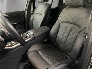 BMW X5 M60i xDrive M Sport Massage AHK Harman K LED