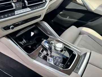 BMW X6 M50 i PANO SKY HUD MASSAGE H&K LASER