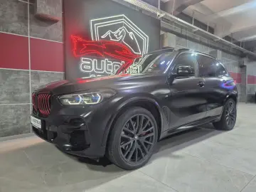 BMW X5 Black Vermilion   SWAROVSKI  LASER HUD H&K