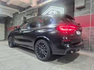 BMW X5 Black Vermilion   SWAROVSKI  LASER HUD H&K