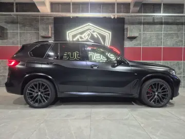 BMW X5 Black Vermilion   SWAROVSKI  LASER HUD H&K