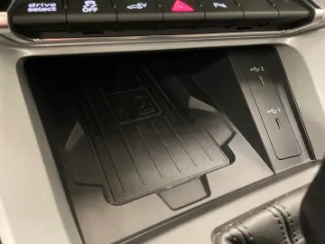 AUDI Q3 45 TFSI e KLIMA NAVI ALU