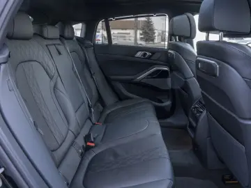 BMW X6 xDrive40d M-Sport Pro  ALL BLACK  22Z LUFTFED