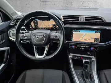 AUDI Q3 45 TFSIe S-tronic MatrixLED Tot-Lane Navi AHK