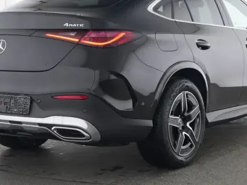 MERCEDES-BENZ GLC 220 d 4M COUPE AMG Pano Digilight Mem Bur
