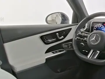 MERCEDES-BENZ GLC 220 d 4M COUPE AMG Pano Digilight Mem Bur