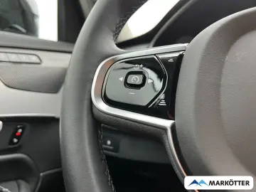 VOLVO XC90 T8 AWD Plus Dark ACC H&K 360  7-Sitze