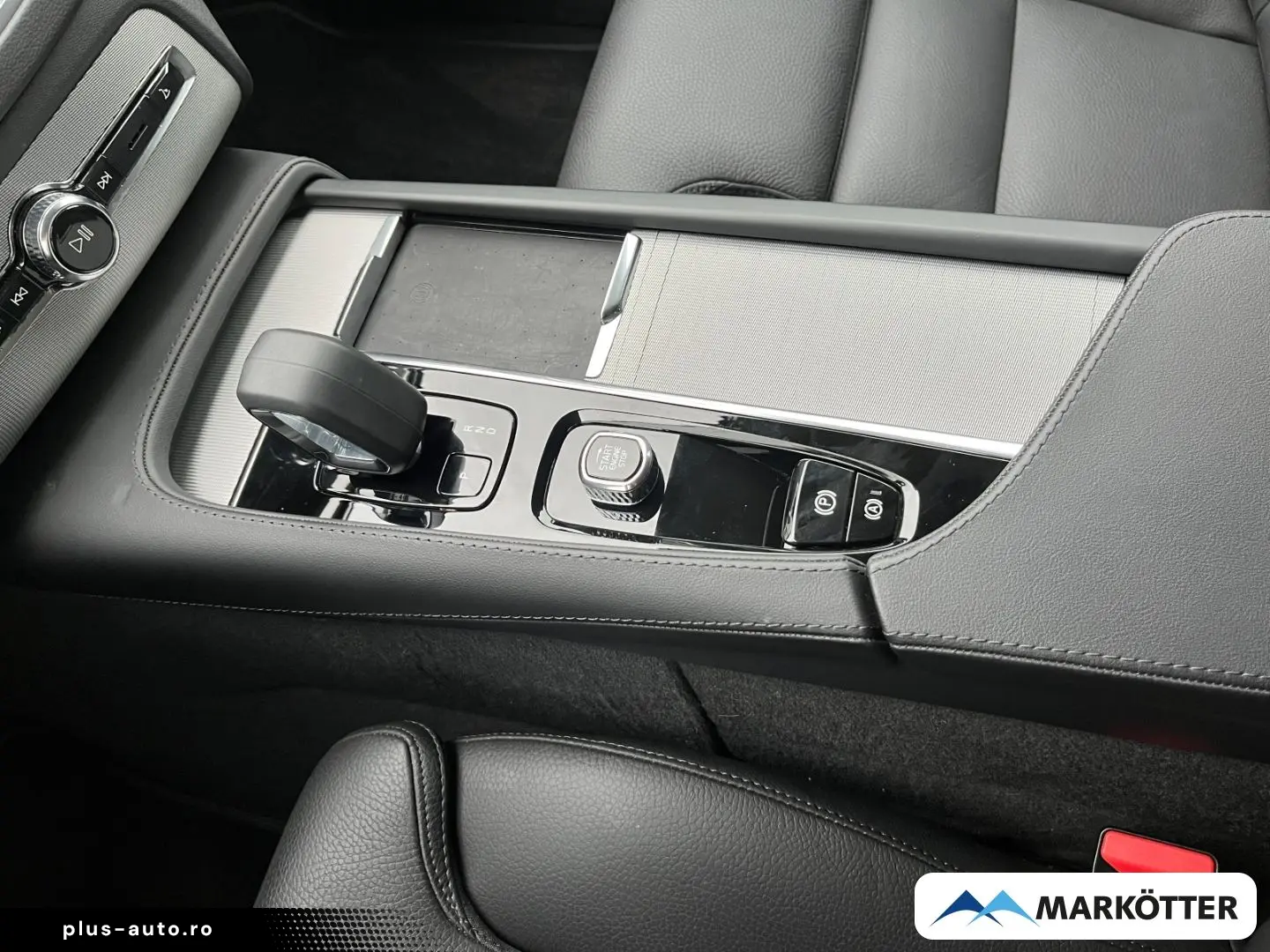 VOLVO XC90 T8 AWD Plus Dark ACC H&K 360  7-Sitze