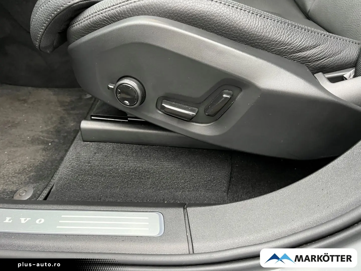 VOLVO XC90 T8 AWD Plus Dark ACC H&K 360  7-Sitze