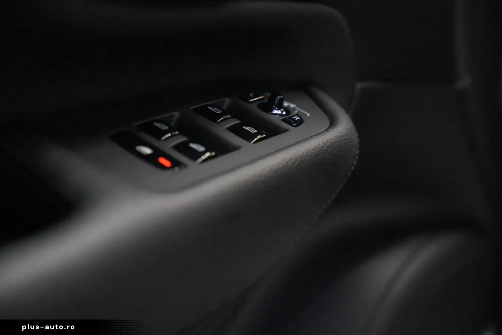 VOLVO XC90 T8 INSCRIPTION 360KAMERA PANO AHK 7-SITZER
