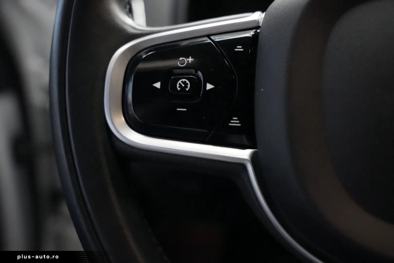 VOLVO XC90 T8 INSCRIPTION 360KAMERA PANO AHK 7-SITZER