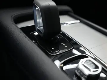 VOLVO XC90 T8 INSCRIPTION 360KAMERA PANO AHK 7-SITZER