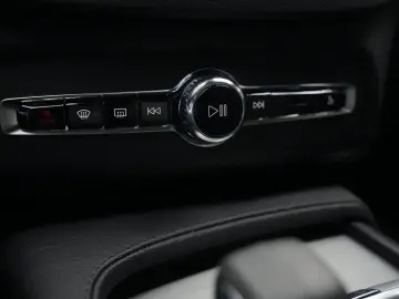 VOLVO XC90 T8 INSCRIPTION 360KAMERA PANO AHK 7-SITZER