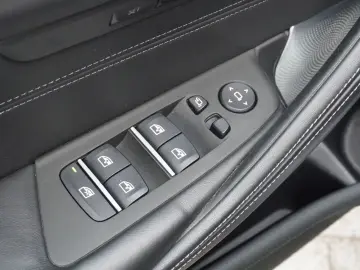 BMW M5 CarbonDach HUD B&W Sound 360  4xSHZ ACC Laser