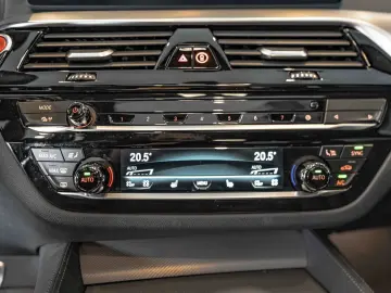 BMW M5 Competition Individuallack Schiebed. HuD Driv