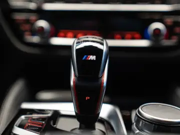 BMW M5 LCI   xDrive   B&W   Carbon   HeadUP   M Sitz