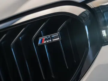 BMW M5 LCI   xDrive   B&W   Carbon   HeadUP   M Sitz