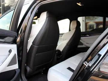 BMW M5 Competition xDrive  LASER  MASSAGE  M DRIVERS