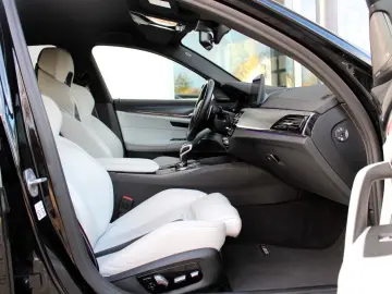 BMW M5 Competition xDrive  LASER  MASSAGE  M DRIVERS