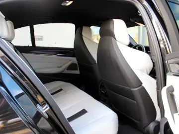 BMW M5 Competition xDrive  LASER  MASSAGE  M DRIVERS