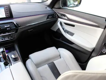 BMW M5 Competition xDrive  LASER  MASSAGE  M DRIVERS