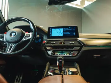BMW M5 Competition   M-Drivers   Massage   Fond Prof