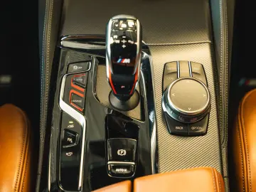 BMW M5 Competition   M-Drivers   Massage   Fond Prof