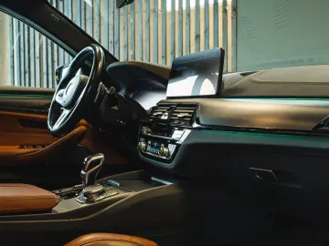 BMW M5 Competition   M-Drivers   Massage   Fond Prof