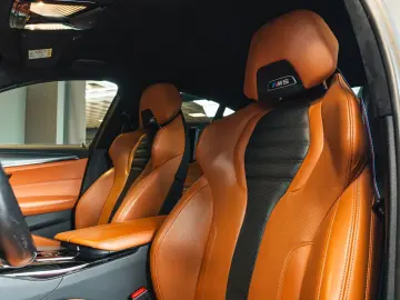 BMW M5 Competition   M-Drivers   Massage   Fond Prof