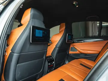 BMW M5 Competition   M-Drivers   Massage   Fond Prof