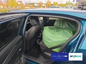 PEUGEOT 408 Hybrid 225 (Plug-In)